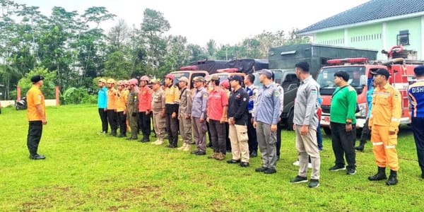 Antisipasi Erupsi, Saka Bhayangkara Banyumas Ikuti Latihan Evakuasi Gunung Slamet