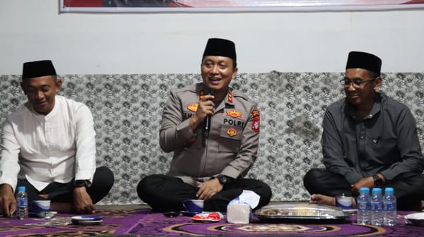 Pererat Sinergi, Kapolres Barsel Berdialog Hangat dengan Warga Desa Baru