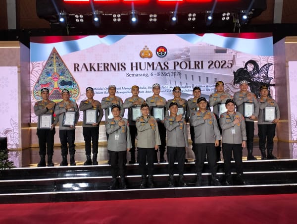 Bidhumas Polda Kalteng Raih Dua Penghargaan di Rakernis Humas Polri 2025