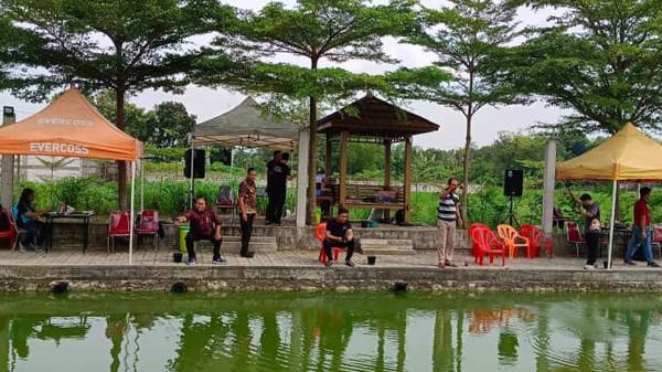 Meriah! Sat Lantas dan Wartawan Grobogan Mancing Bareng Diselingi Canda Tawa