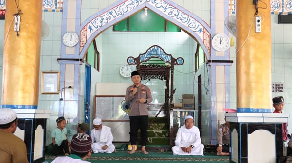 Jumat Curhat, Kapolres Barsel Sambangi Masjid Al-Ikhlas Sababilah Jalin Silaturahmi dengan Jemaah