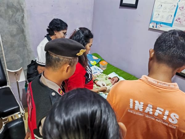 Penemuan Bayi dalam Kardus Gegerkan Palangka Raya, Ditsamapta Polda Kalteng Langsung Turun Tangan