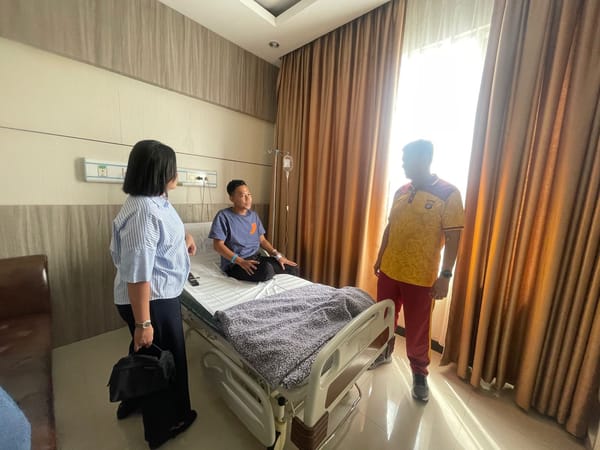 Wujud Kepedulian, Kapolda Kalteng Jenguk Anggota yang Sedang Dirawat di Rumkit Bhayangkara