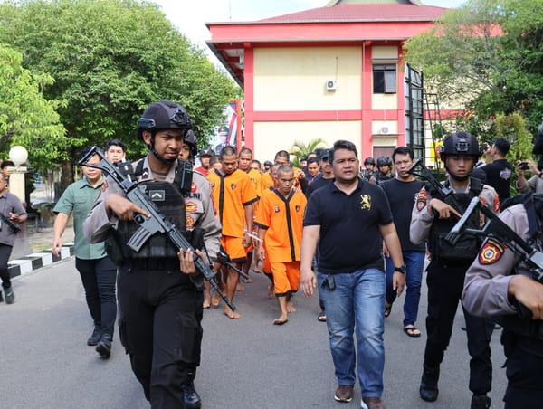 Kapolda Kalteng Pimpin Konferensi Pers, Ungkap Penjarahan Massal TBS PT AKPL dengan 27 Pelaku Diamankan