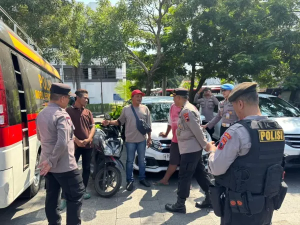 29 Personel Satgas Samapta Sisir Pasar Johar Semarang untuk Cegah Pungli