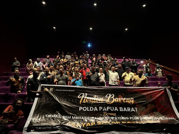 Polda Papua Barat Gelar Nobar “Sayap-Sayap Patah 2” Bersama Ormas di Manokwari