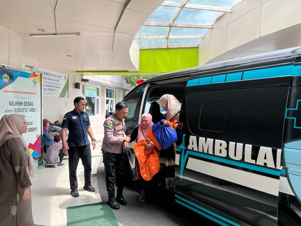 Kapolres Gresik Bantu Bayi Sakit, Wujud Kepedulian dan Humanisme Polri