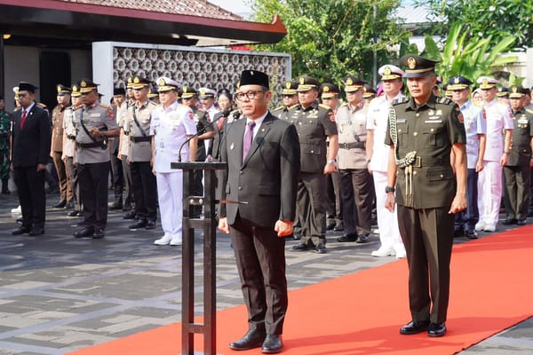 Hormati Jasa Proklamator, Gubernur Lemhannas RI Lakukan Ziarah ke Makam Bung Karno