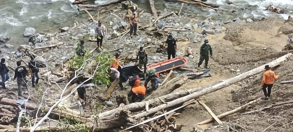 Enam Korban Banjir Bandang Ditemukan, Tim Gabungan Lanjutkan Pencarian di Pegunungan Arfak Besok