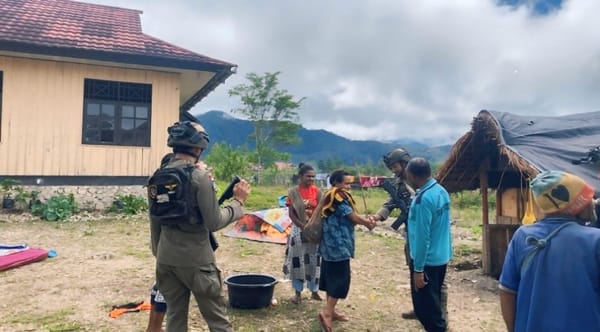 Ops Damai Cartenz-2025 Sambangi Kampung Okpol, Pererat Hubungan dengan Warga