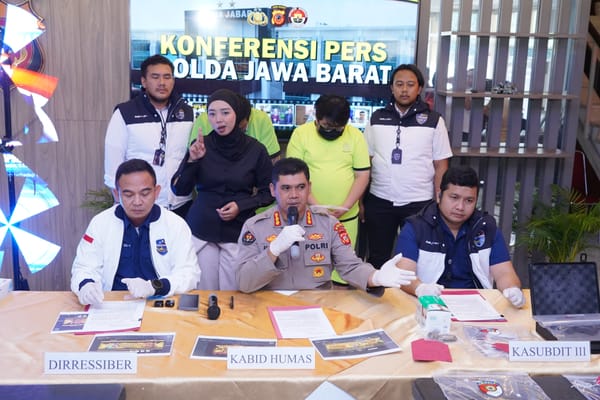 Polisi Polda Jabar Ringkus Dua Bandar Judi Online di Tangerang