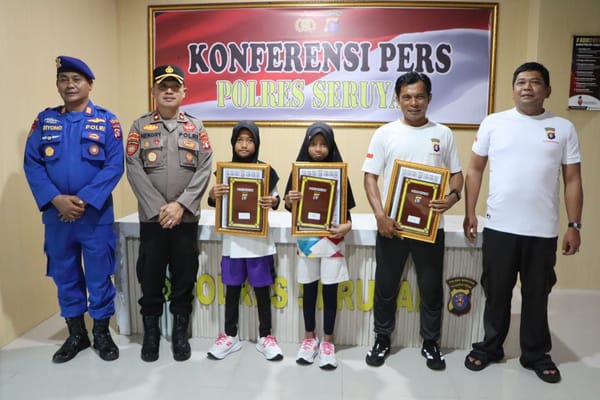 Polres Seruyan Beri Penghargaan untuk Dua Atlet Muda Berprestasi