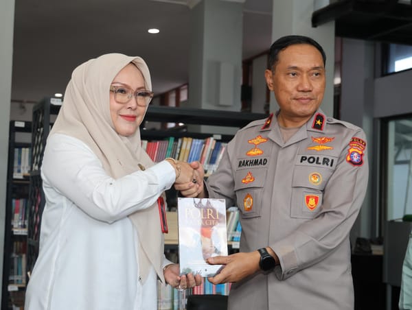 Dukung Transparansi dan Edukasi, Wakapolda Kalteng Terbitkan Buku Tentang Transformasi Polri