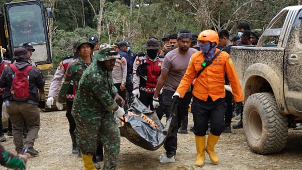Karo Ops Polda Papua Barat Pantau Penanganan Banjir Bandang di Hari ke-5 di Pegunungan Arfak