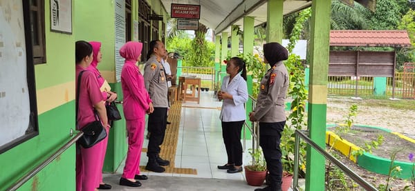 Bhayangkari Gunung Mas Beri Dukungan dan Bantuan di SKH Negeri Kuala Kurun dalam Rangka HUT Yayasan Kemala Bhayangkari