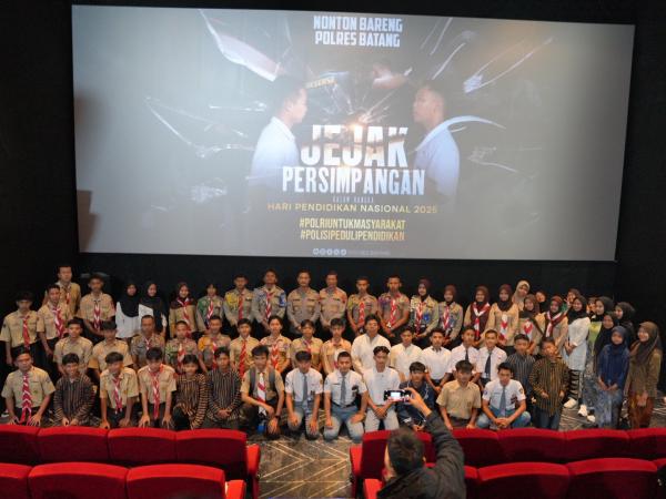 Polres Batang Luncurkan Film 'Jejak Persimpangan' di Platinum Cineplex untuk Hardiknas