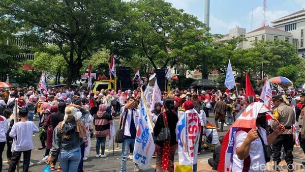 Jelang May Day, Polisi Semarang Amankan Puluhan Botol dan Kayu Saat Razia