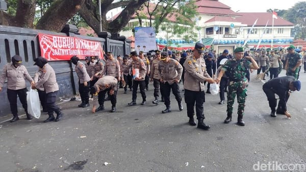 Apresiasi untuk Polisi: Aksi May Day di Malang Berjalan Tertib dan Damai