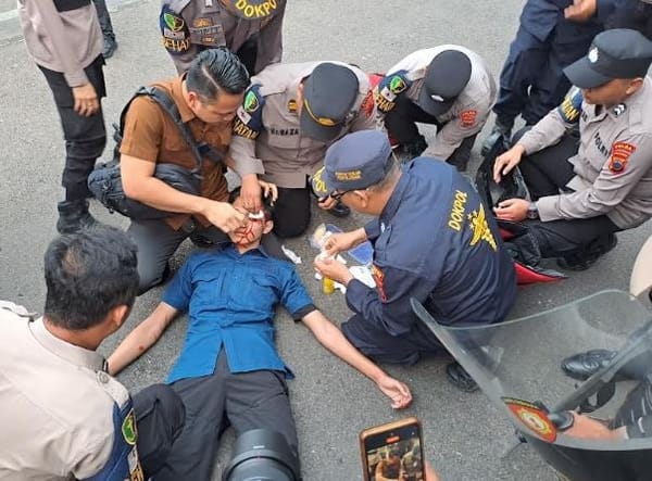 Jelang May Day, Polrestabes Semarang Temukan Puluhan Botol Diduga Bahan Molotov Saat Razia Subuh