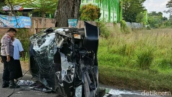 Sedan Tabrak Motor dan Pohon di Klaten, Pemotor Tewas di Tempat