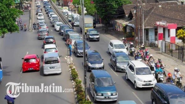 Peningkatan Volume Kendaraan di Kota Malang Selama Libur Hari Raya Waisak 2025