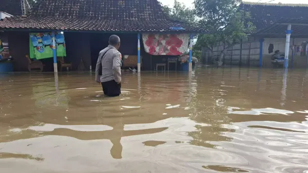 Banjir Grobogan Belum Surut di Hari Kedua, Warga Masih Mengungsi