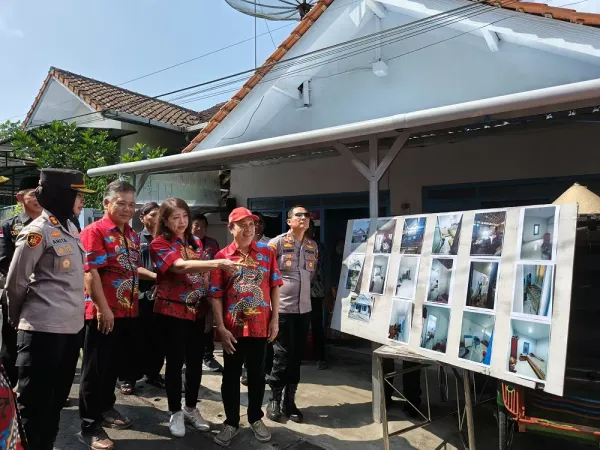 Polres Magelang Kota dan PSMTI Bedah Rumah Tukang Becak di Kramat Selatan