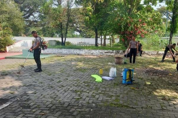 Jelang Hari Bhayangkara, Polres Grobogan Bersihkan TMP dan Kapolres Sampaikan Pesan Haru