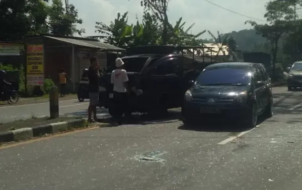 Truk Rem Blong Picu Kecelakaan Karambol di JLS Salatiga, Satu Korban Luka Berat