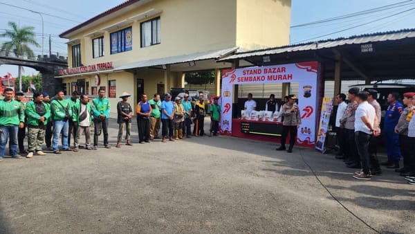 Antusiasme Tinggi, Bazar Sembako Murah Polres Rembang Jadi Favorit Masyarakat