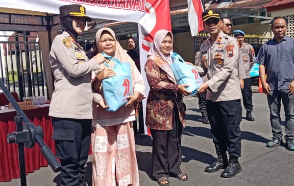 Ringankan Beban Ekonomi, Polres Magelang Kota Hadirkan Bazar Sembako Terjangkau