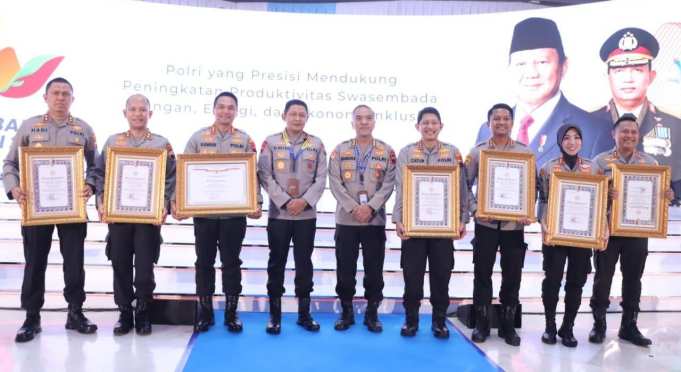 Sejumlah Polres di Jateng Terima Penghargaan Atas Pelayanan Publik Menjelang Hari Bhayangkara ke-79