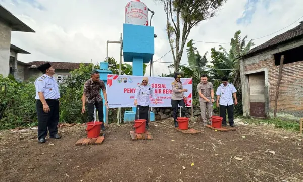 Akses Air Bersih untuk Warga Lereng Merbabu, Polres Semarang Bangun Pipa Sepanjang 1,5 Km