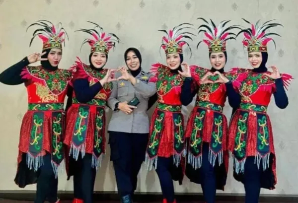 Polwan Grobogan Ukir Sejarah, Ipda Sri Yuni Hastuti Raih Gelar Doktor Ilmu Hukum