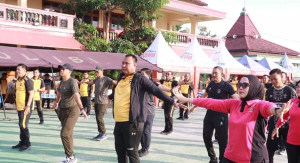 Semarak Hari Bhayangkara ke-79, Polres Blora Gelar Jalan Santai dan Senam Bersama Forkopimda dan TNI