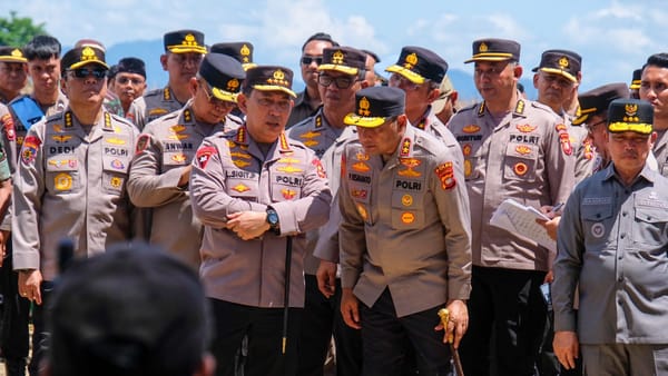 Kapolri Cek Lokasi Panen Raya Jagung di Kalbar, Tunjukkan Dukungan ke Petani