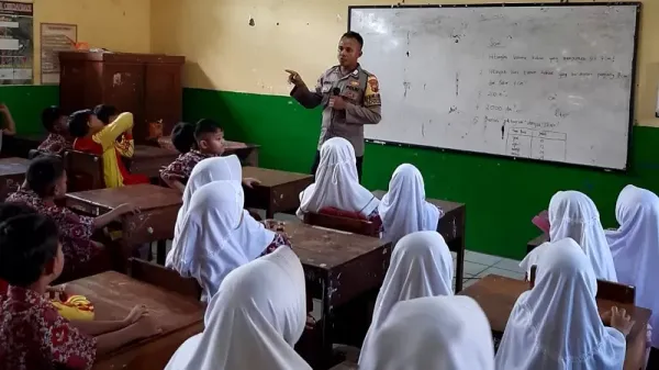Cegah Sejak Dini, Polisi Edukasi Siswa SD Donorojo Jepara tentang Bullying dan Narkoba