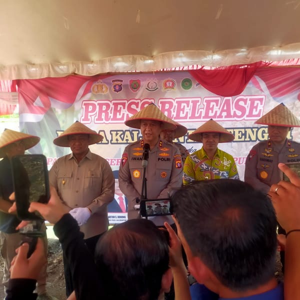 Dukung Ketahanan Pangan, Kapolda Kalteng Bersama Wakil Gubernur Panen Raya Jagung di Pulang Pisau