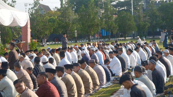 Polda Kalteng Gelar Salat Idul Adha 1446 H Bersama Warga, Pererat Silaturahmi dan Kebersamaan