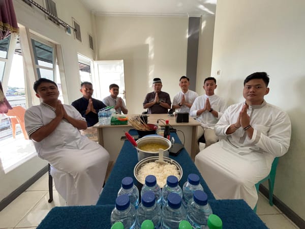 Idul Adha 1446 H, Satgas Humas Damai Cartenz Tebar Semangat Syukur di Timika