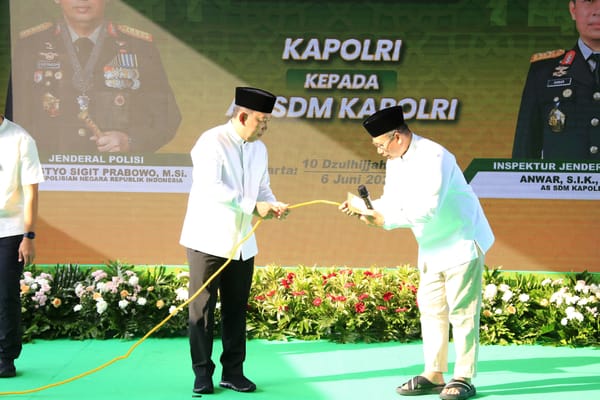 Kapolri Salurkan 9.648 Hewan Kurban untuk Masyarakat di Seluruh Indonesia