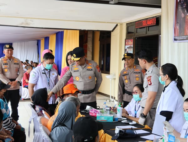 Kapolda Kalteng Pimpin Bakti Kesehatan dan Salurkan Bansos Jelang Hari Bhayangkara ke-79