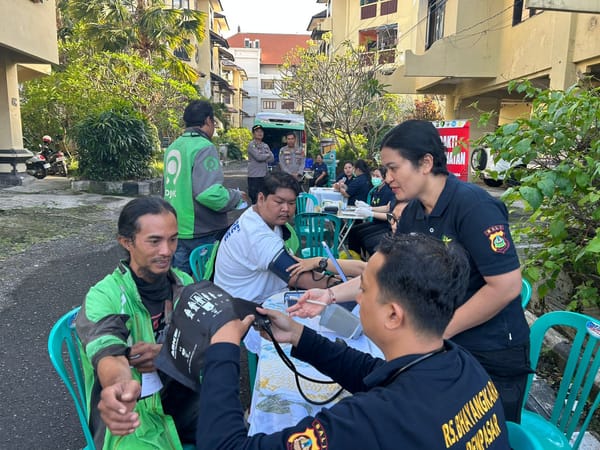 Pengemudi Ojek Online Dapat Layanan Kesehatan Gratis dari RS Bhayangkara Denpasar