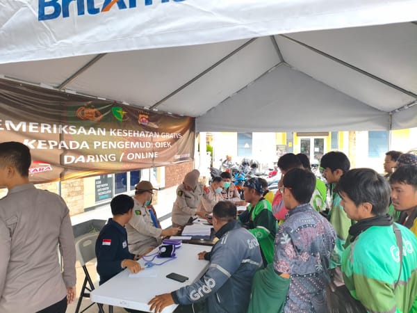 Sambut HUT Bhayangkara, Polda Banten Gelar Bakti Kesehatan untuk Ratusan Driver Ojol