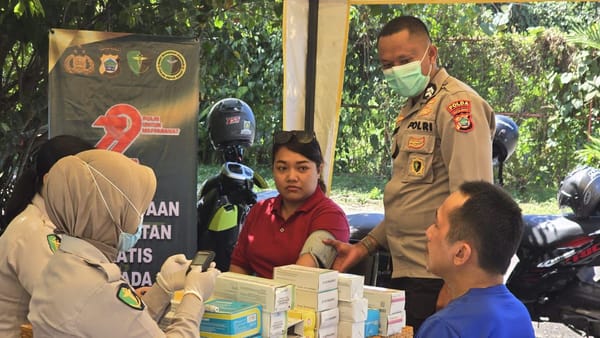 Polda Papua Barat Hadirkan Layanan Kesehatan Gratis untuk Pengemudi Ojek Sambut Hari Bhayangkara ke-79