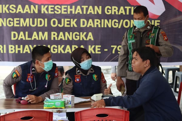 Sambut Hari Bhayangkara ke-79, Biddokkes Polda Kalteng Beri Rikkes Gratis untuk Ojol di Palangka Raya