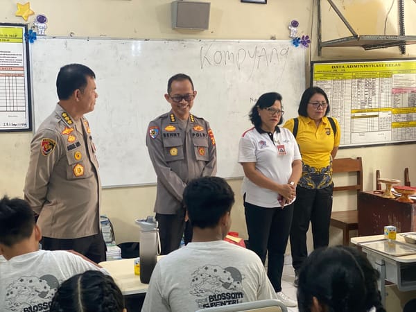 Irwasda dan Karo Log Polda Bali Cek Pendistribusian MBG di SMP N 3 Denpasar