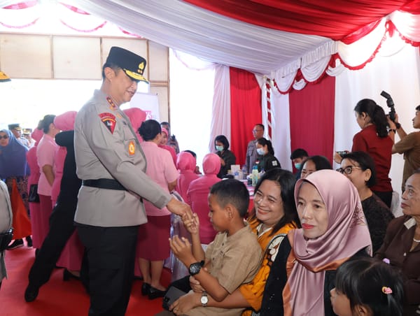 Kapolda Kalteng dan Ketua Bhayangkari Beri Tali Asih dan Tinjau Baksos di Polres Bartim