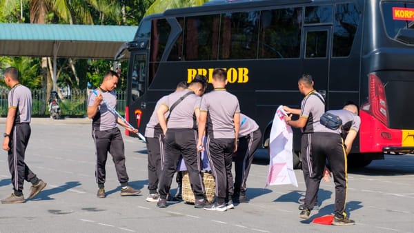 Gotong Royong di Rumah Ibadah, Polda Kalbar Perkuat Harmoni Umat Beragama Lewat Aksi Nyata