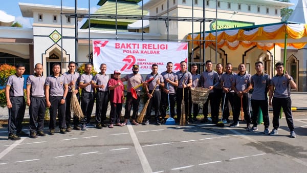 Polda Kalbar Gelar Bakti Religi Serentak, Wujudkan Toleransi dan Lingkungan Bersih Jelang Hari Bhayangkara ke-79